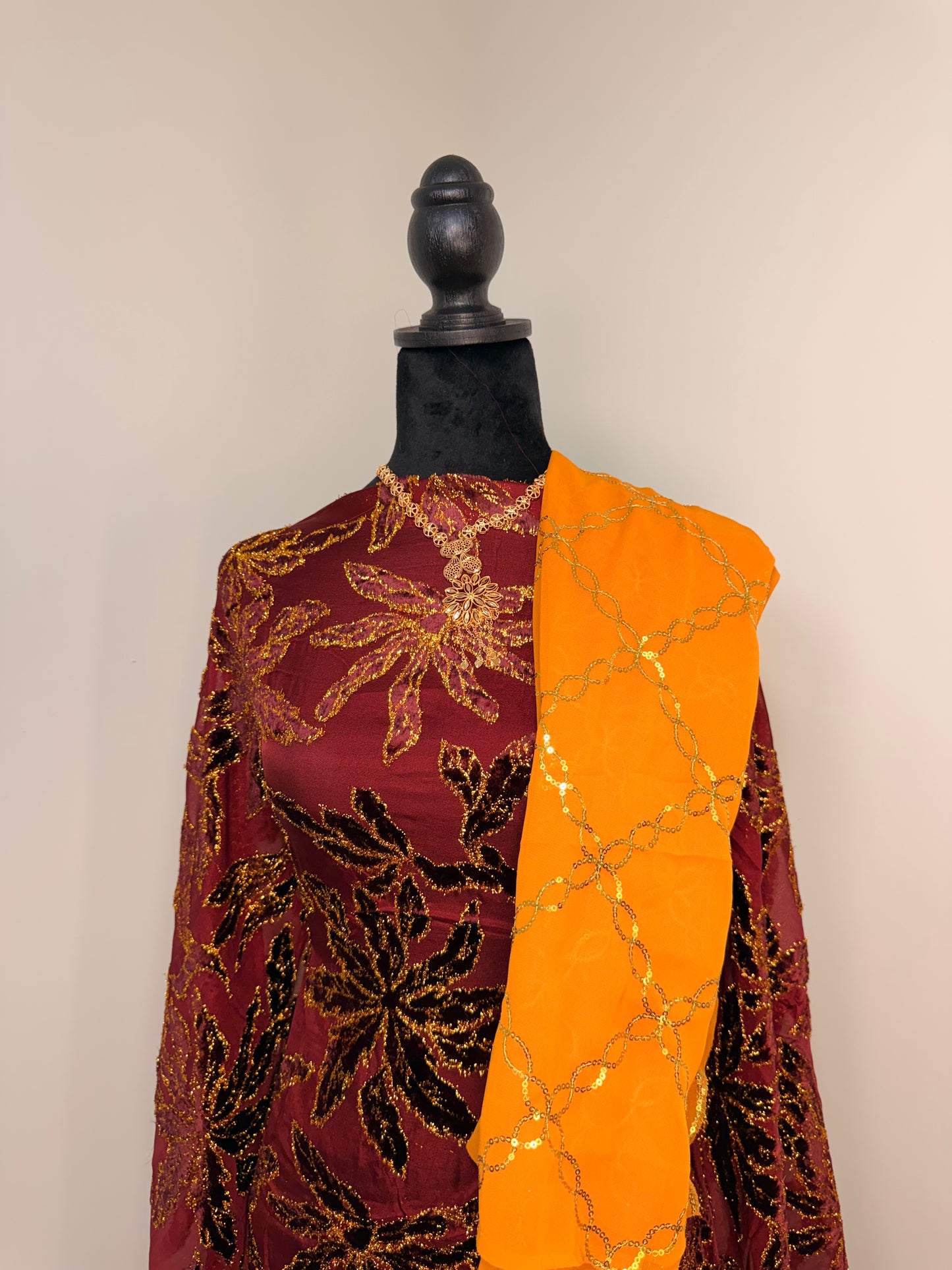 Red and Gold Hibiscus Maqbal Dirac Set