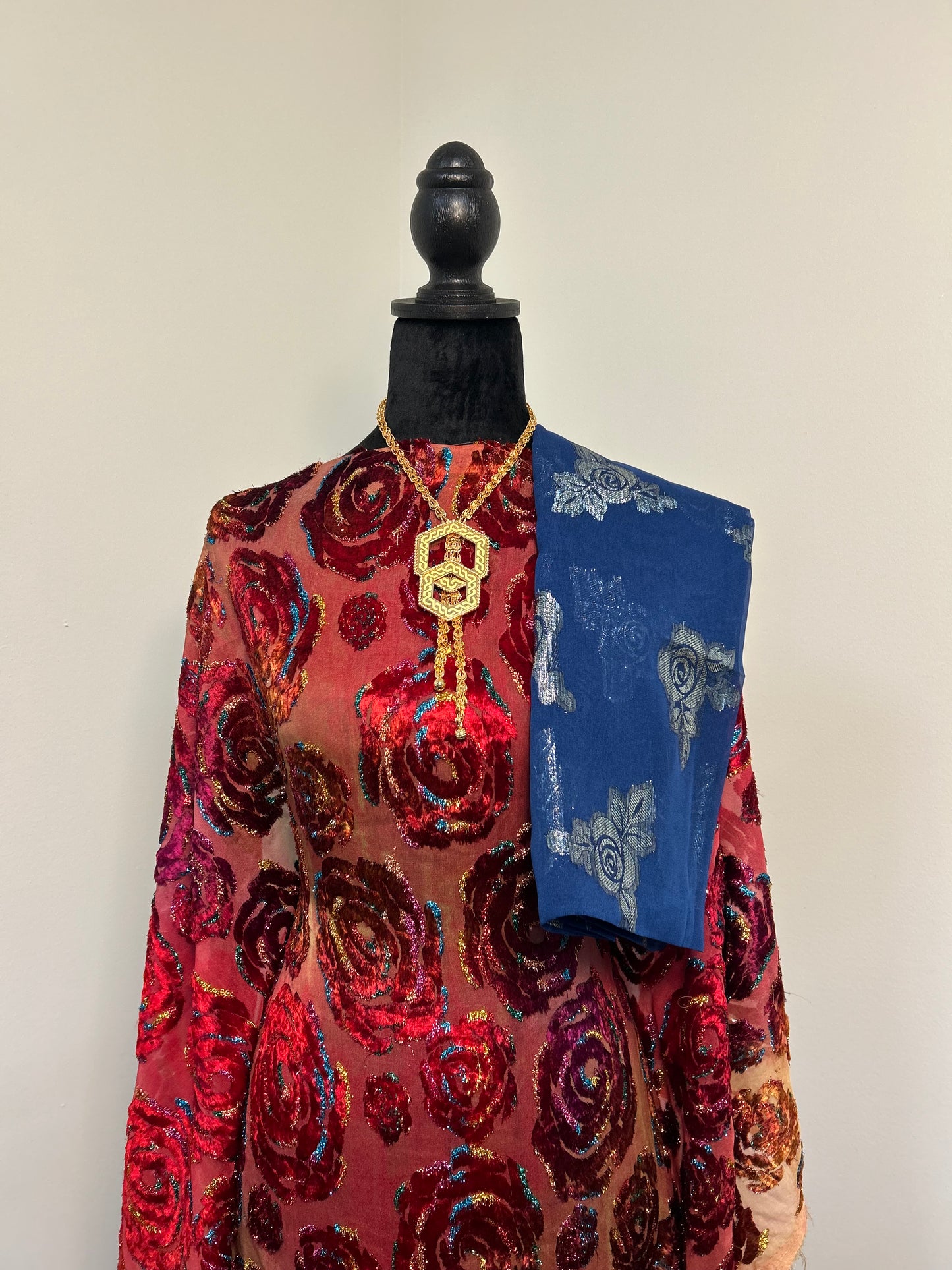 Red Rose Maqbal Dirac Set