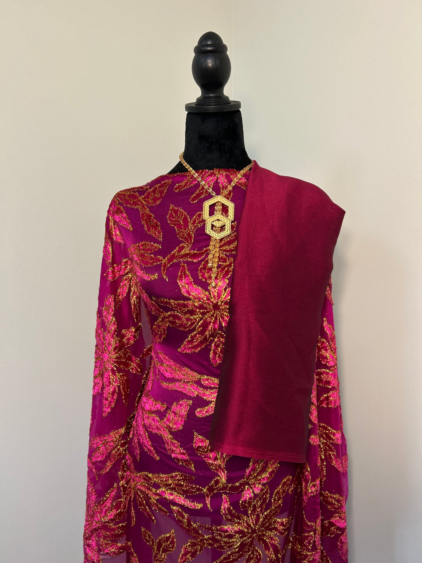 Hot Pink and Gold Hibiscus Maqbal Dirac Set