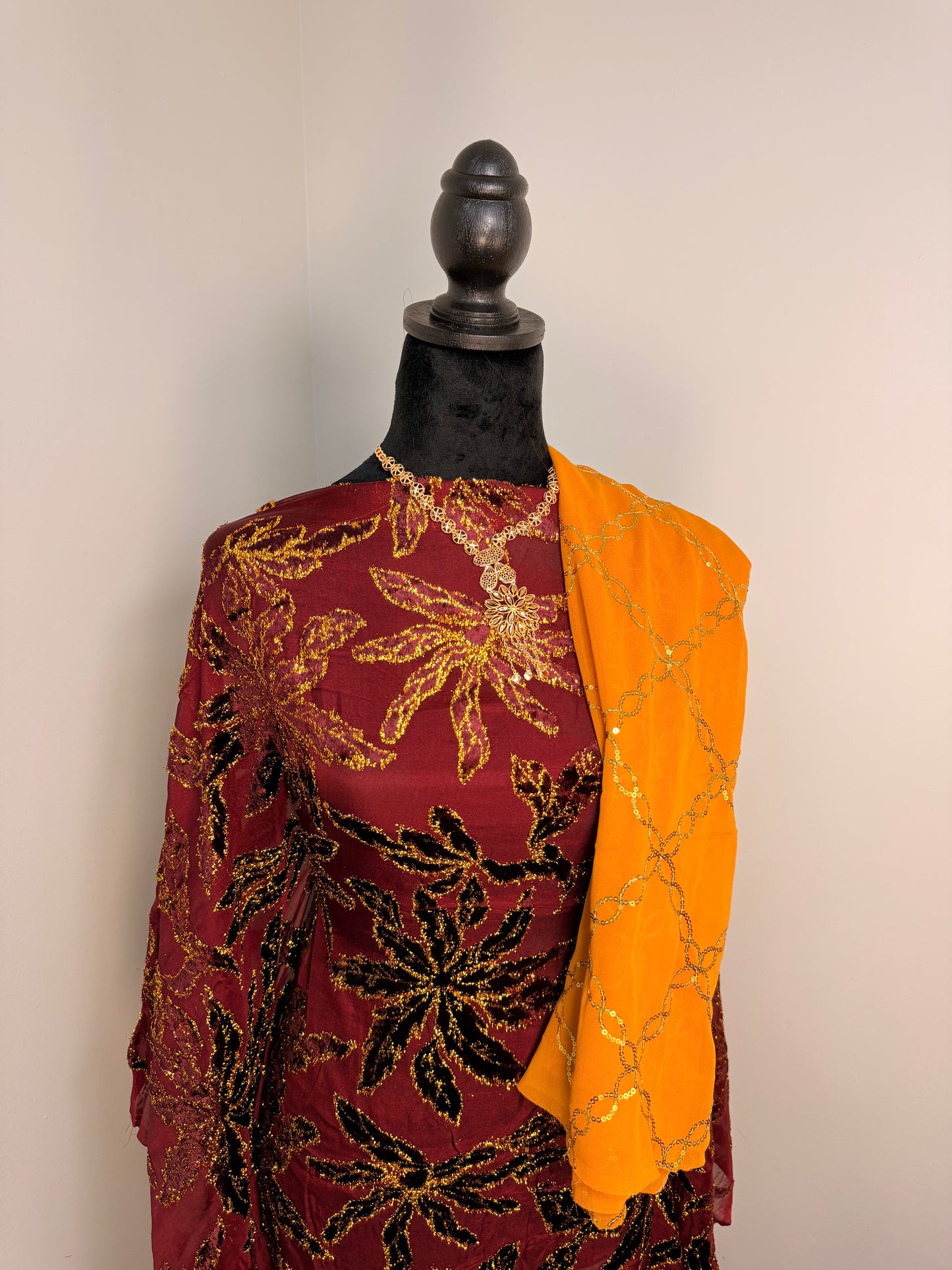 Red and Gold Hibiscus Maqbal Dirac Set